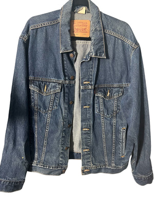 Levi’s jean jacket L