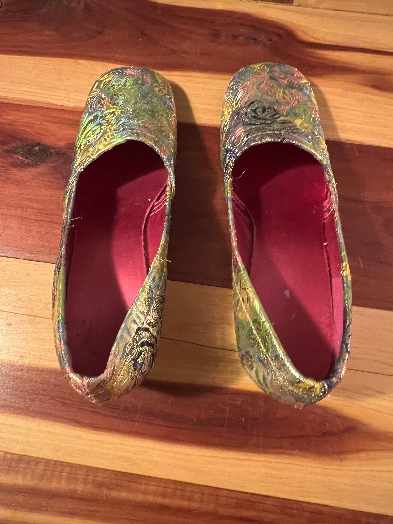 vintage 60's gold brocade shoes 8