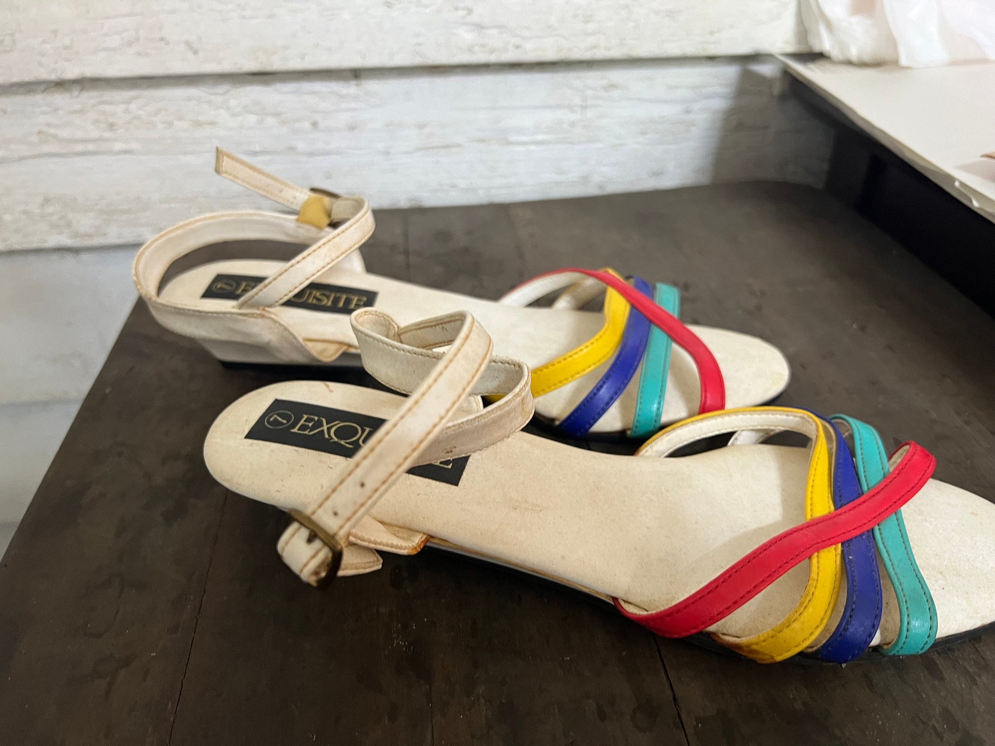 Vintage 80's rainboew sandals 7 Exquisite