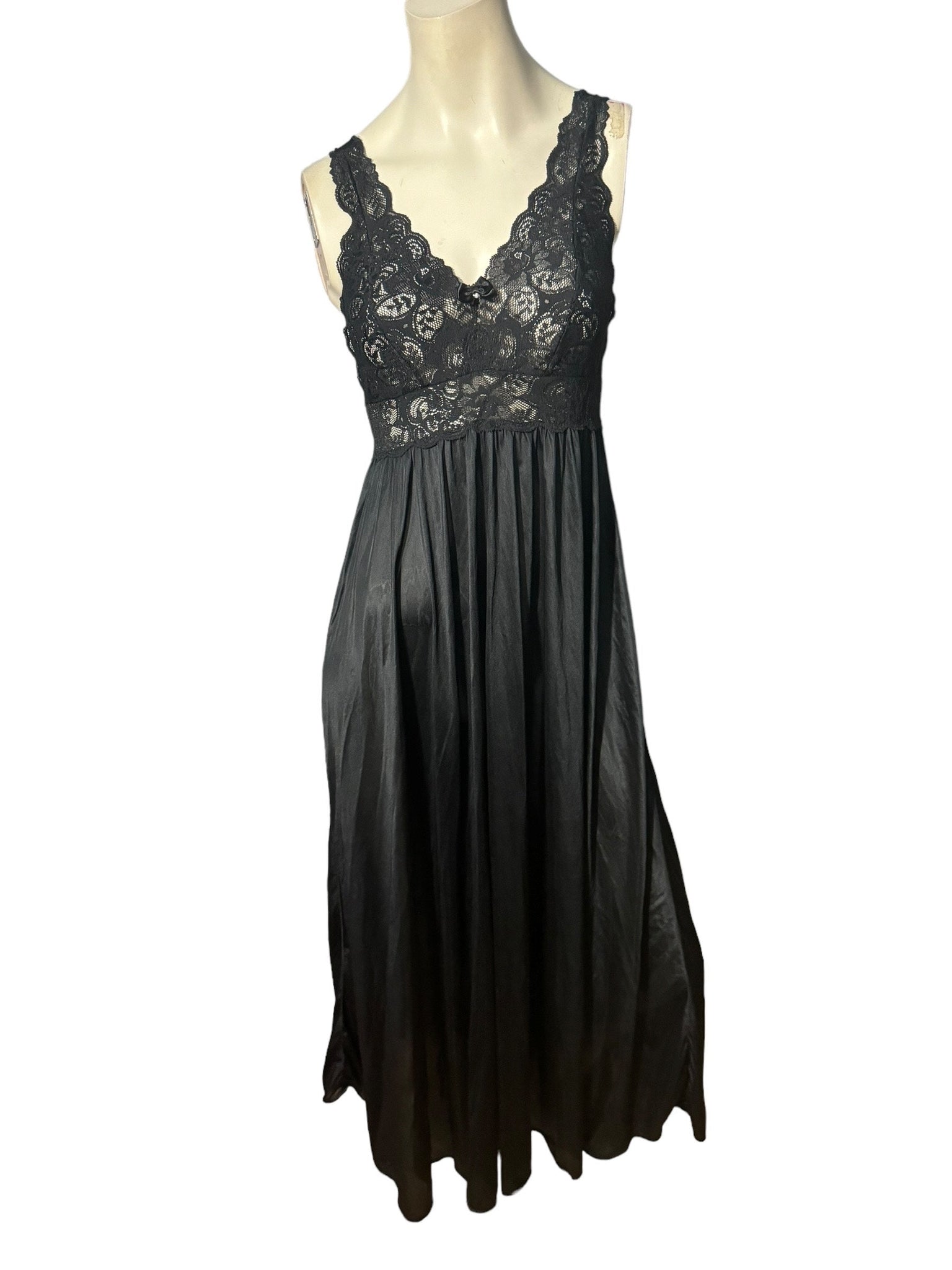 Vintage black shadowline nightgown S full sweep