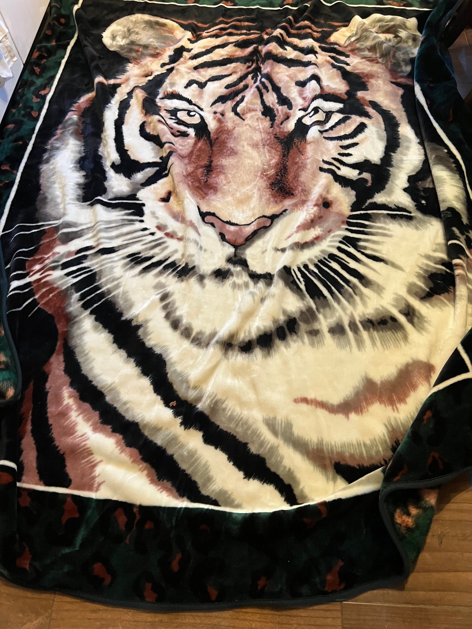 vintage huge tiger blanket