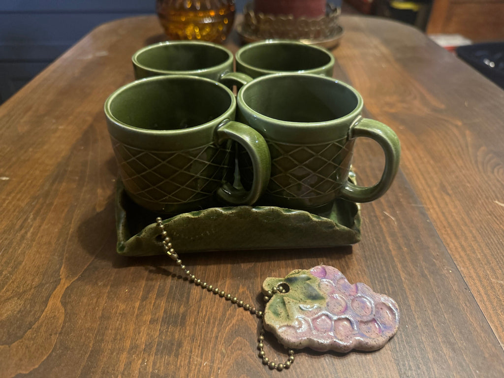 Vintage green 70's coffee mugs 4pc