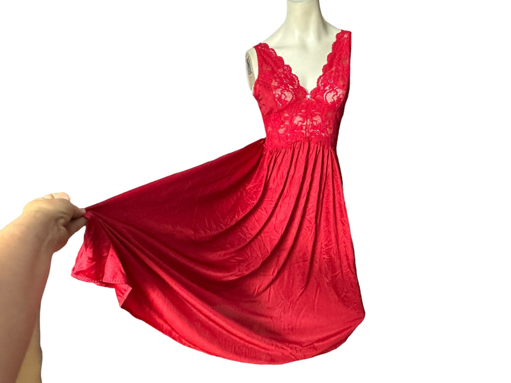 Vintage red full sweep nightgown L