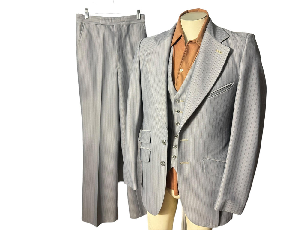 Vintage 70's gray pinstripe 3pc suit 38R