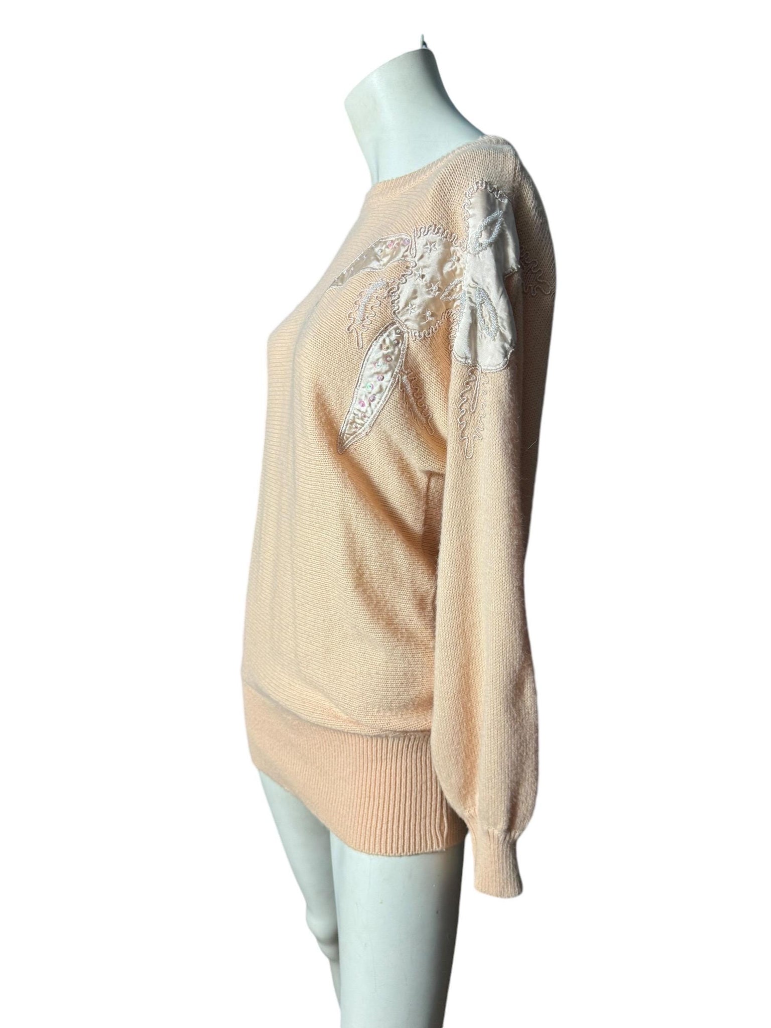 Vintage 80's peach applique sweater M Oeleon de Paris