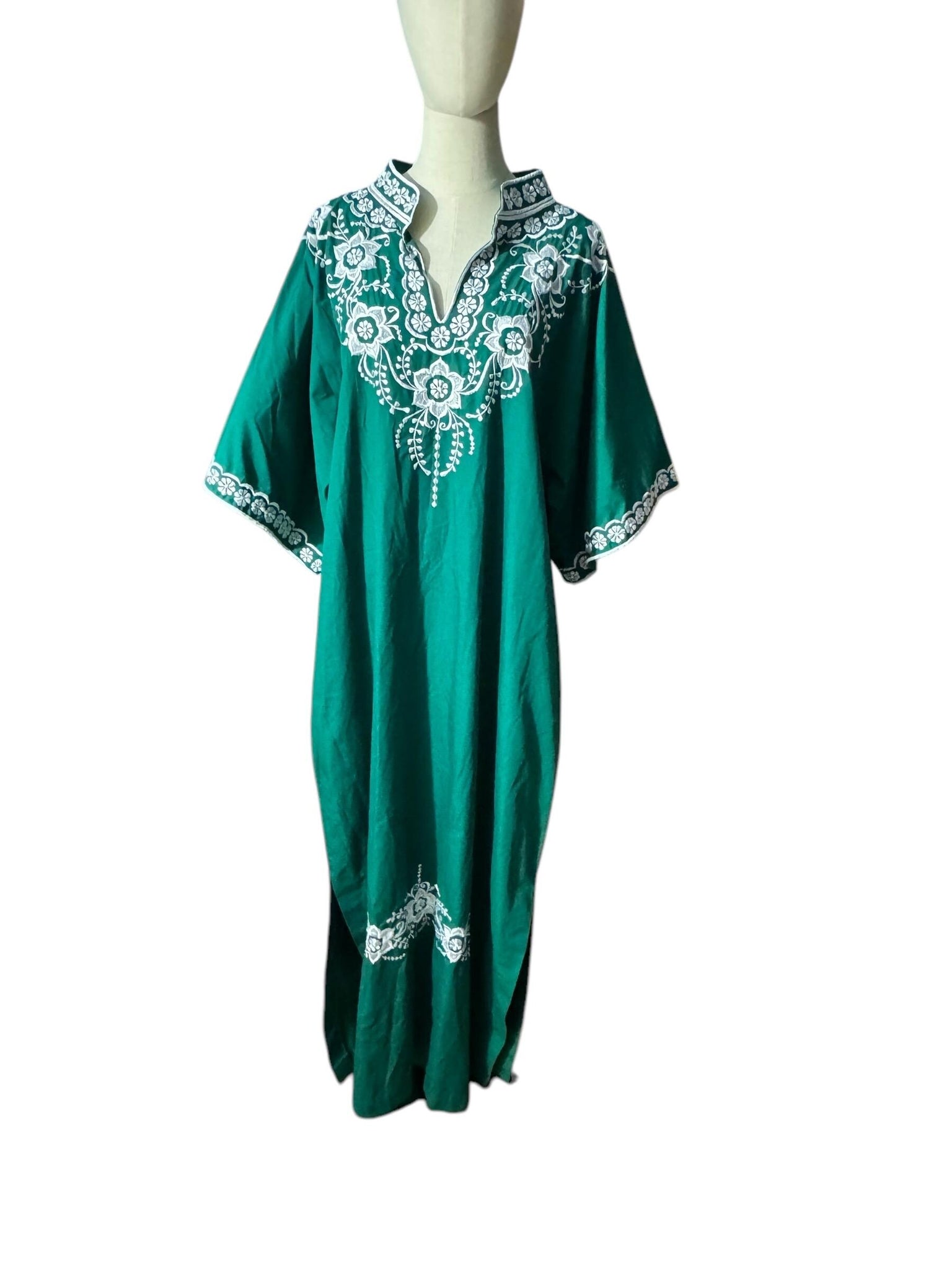 Vintage embroidered green caftan dress M L