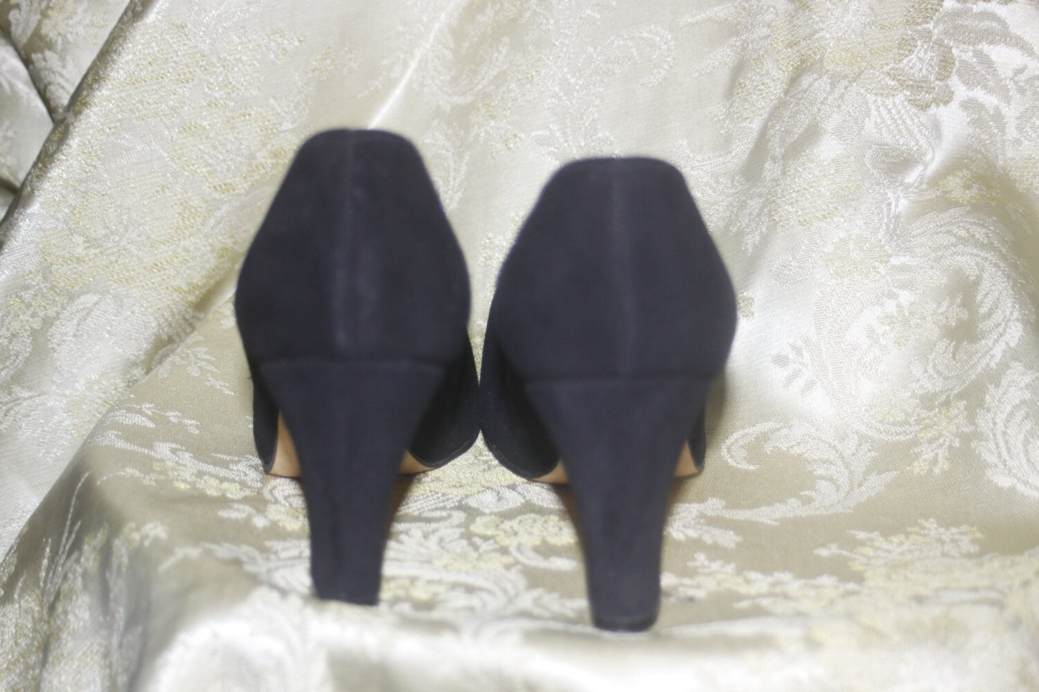 Vintage 1940's 1950's black velvet Sorrell Designs heels shoes 7 1/2 AA