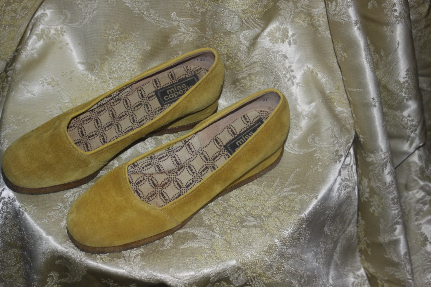 Vintage Miss Capezio Mustard Yellow Platform Suede Heels Shoes 6 M