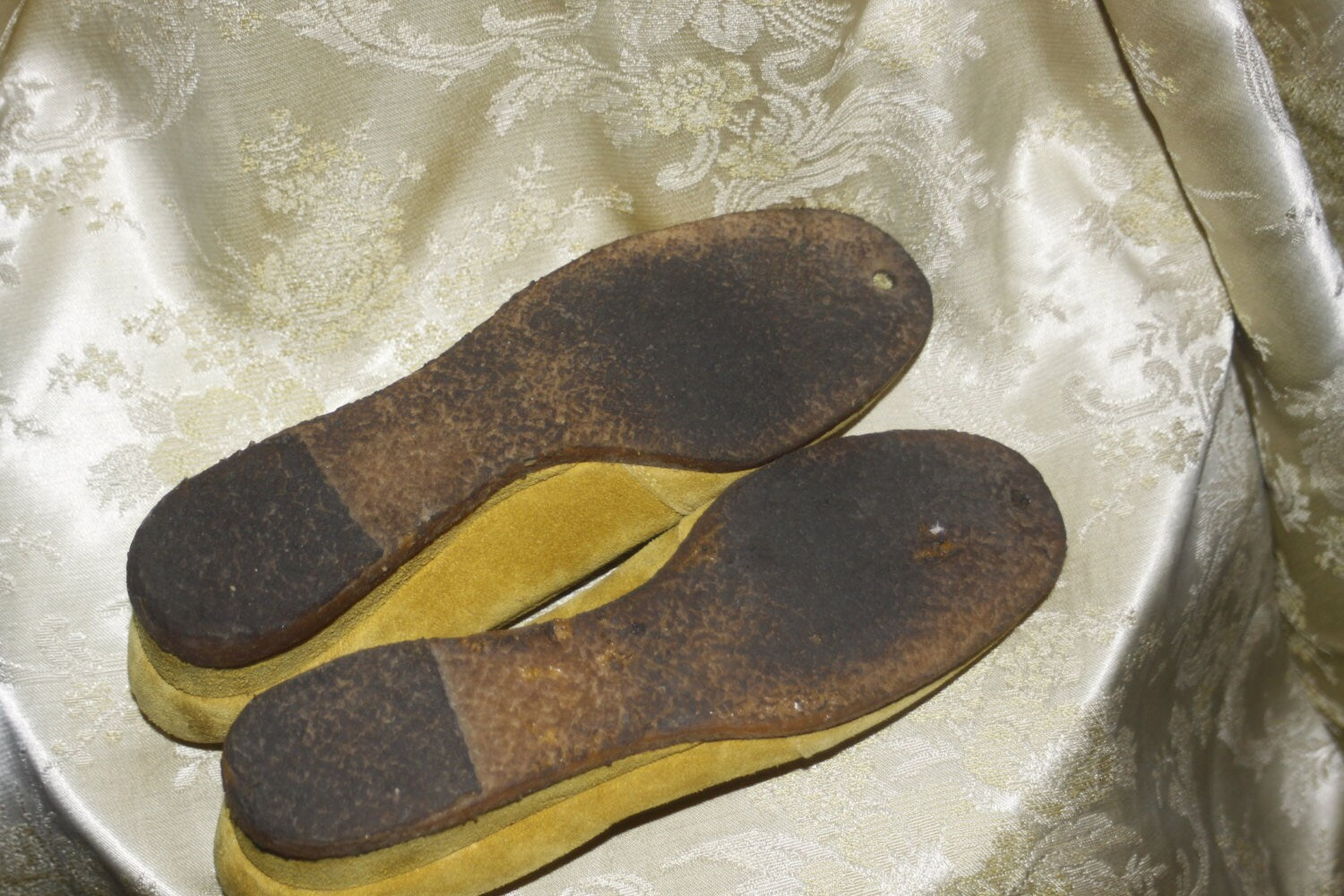 Vintage Miss Capezio Mustard Yellow Platform Suede Heels Shoes 6 M