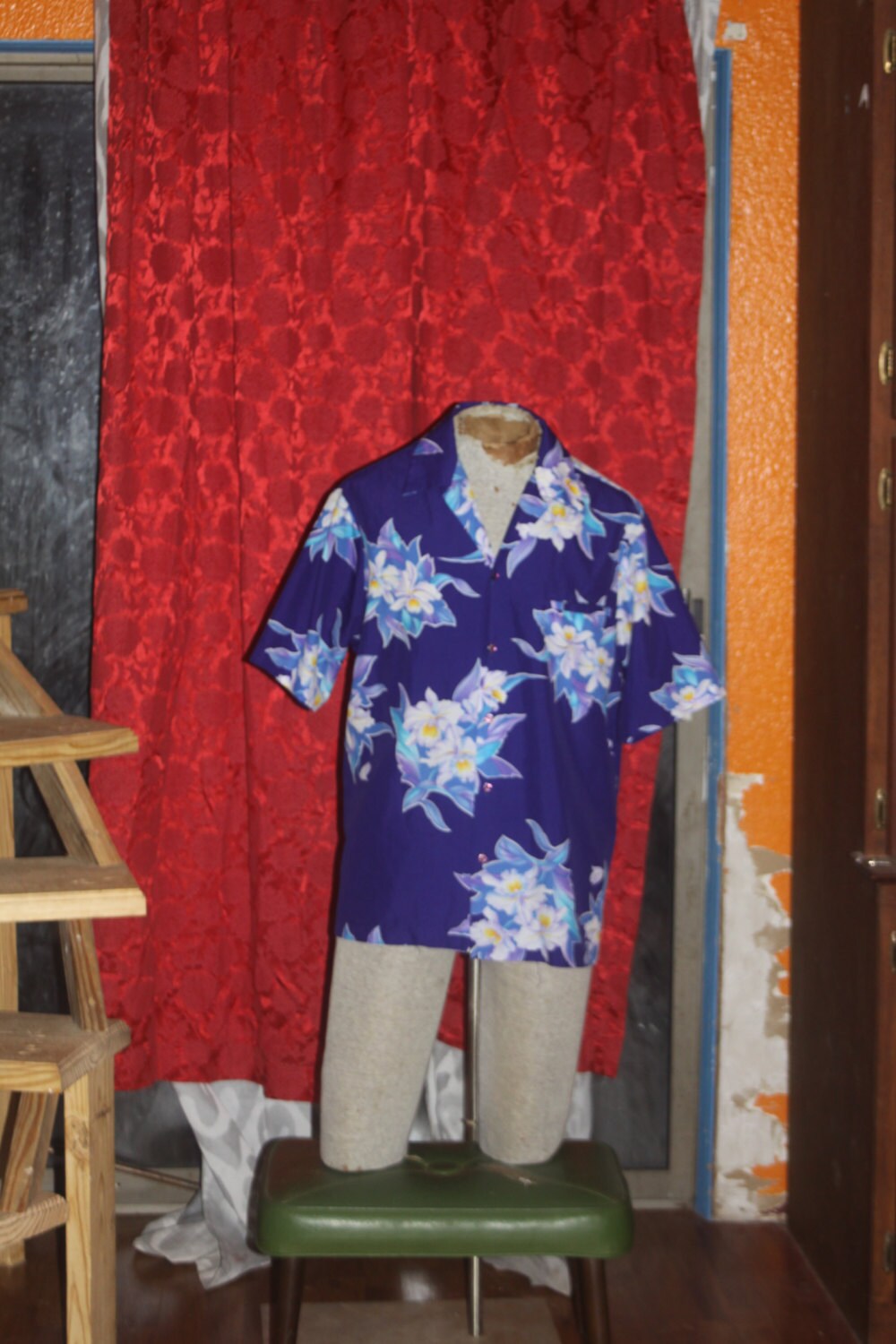 Vintage Bold Blue Flowers Hilo Hattie Hawaiian Shirt XL