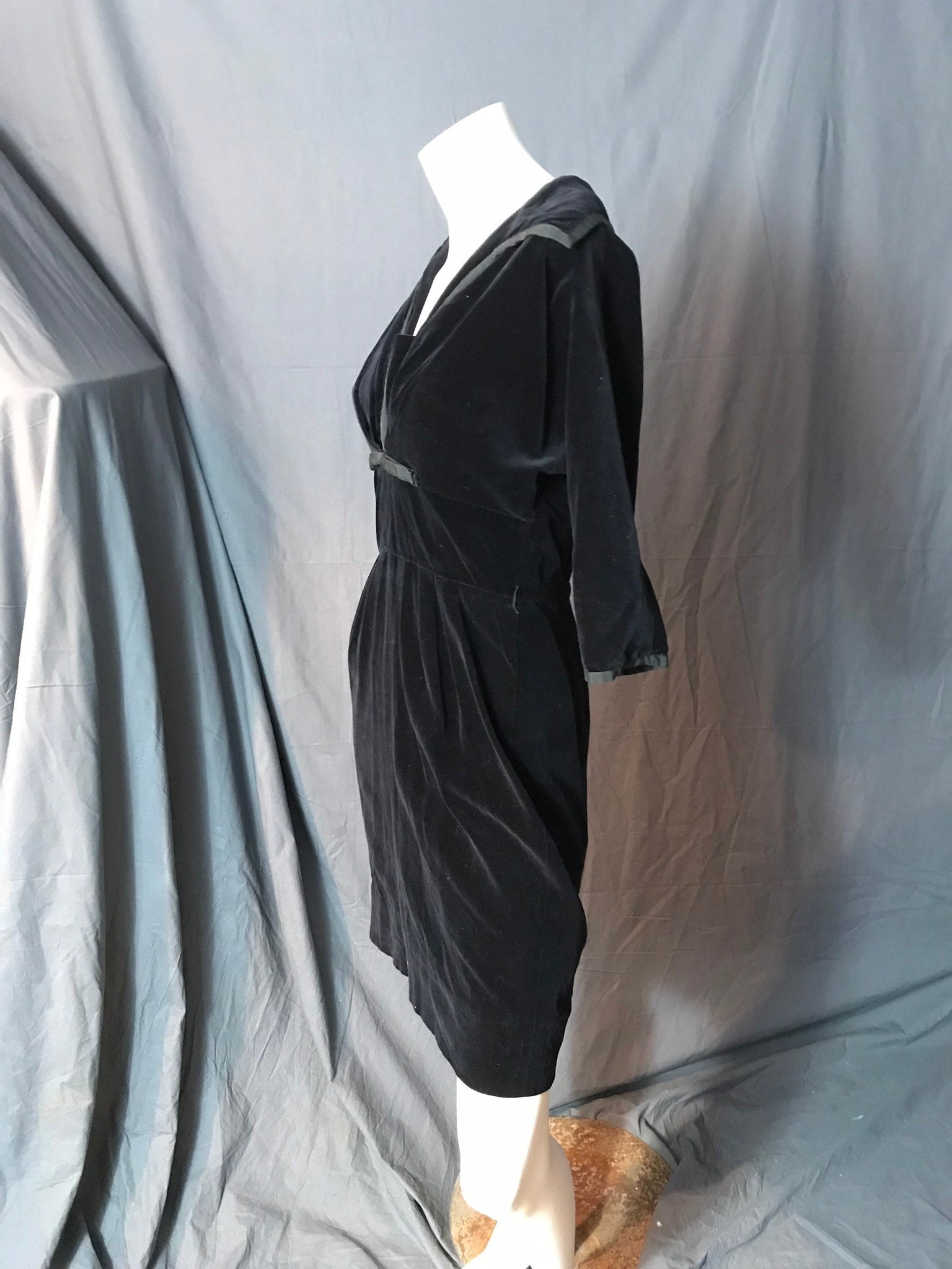 Vintage 1950's Black Velvet R & K Fitted Dress M