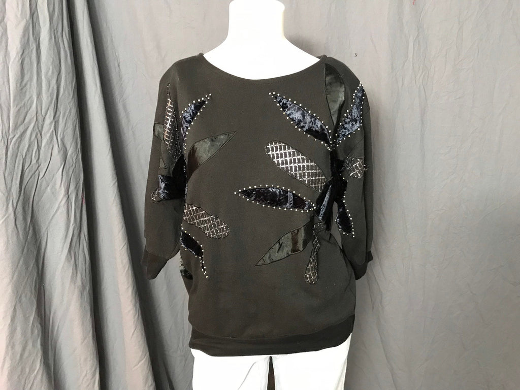 Vintage 1980’s black sweat shirt sweater M