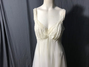Vintage Vanity Fair 50’s 60’s chiffon white babydoll nightgown 34