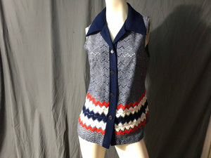 Vintage 1970’s sleeveless button up butterfly collar L