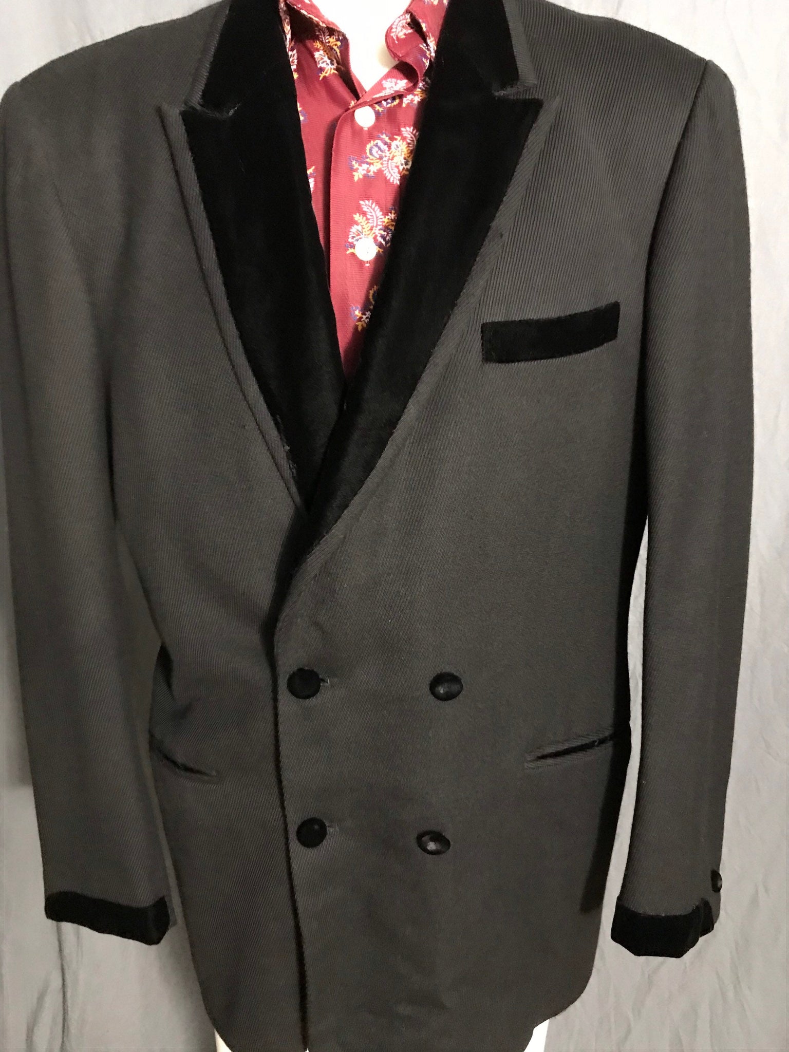 Vintage black Ramona tuxedo suit jacket w/ velvet lapel 46
