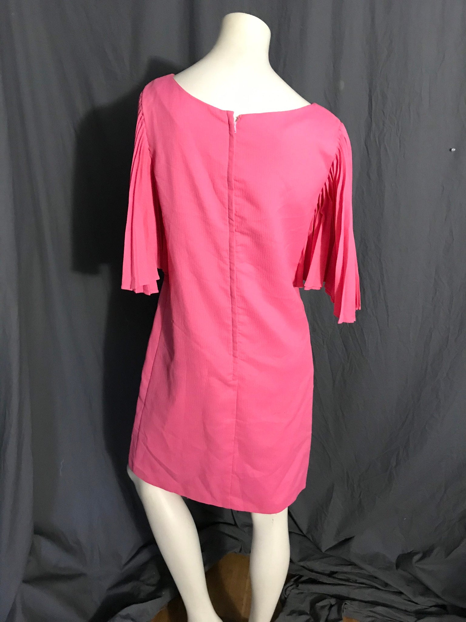 Vintage 1960’s pink angel sleeve dress M L