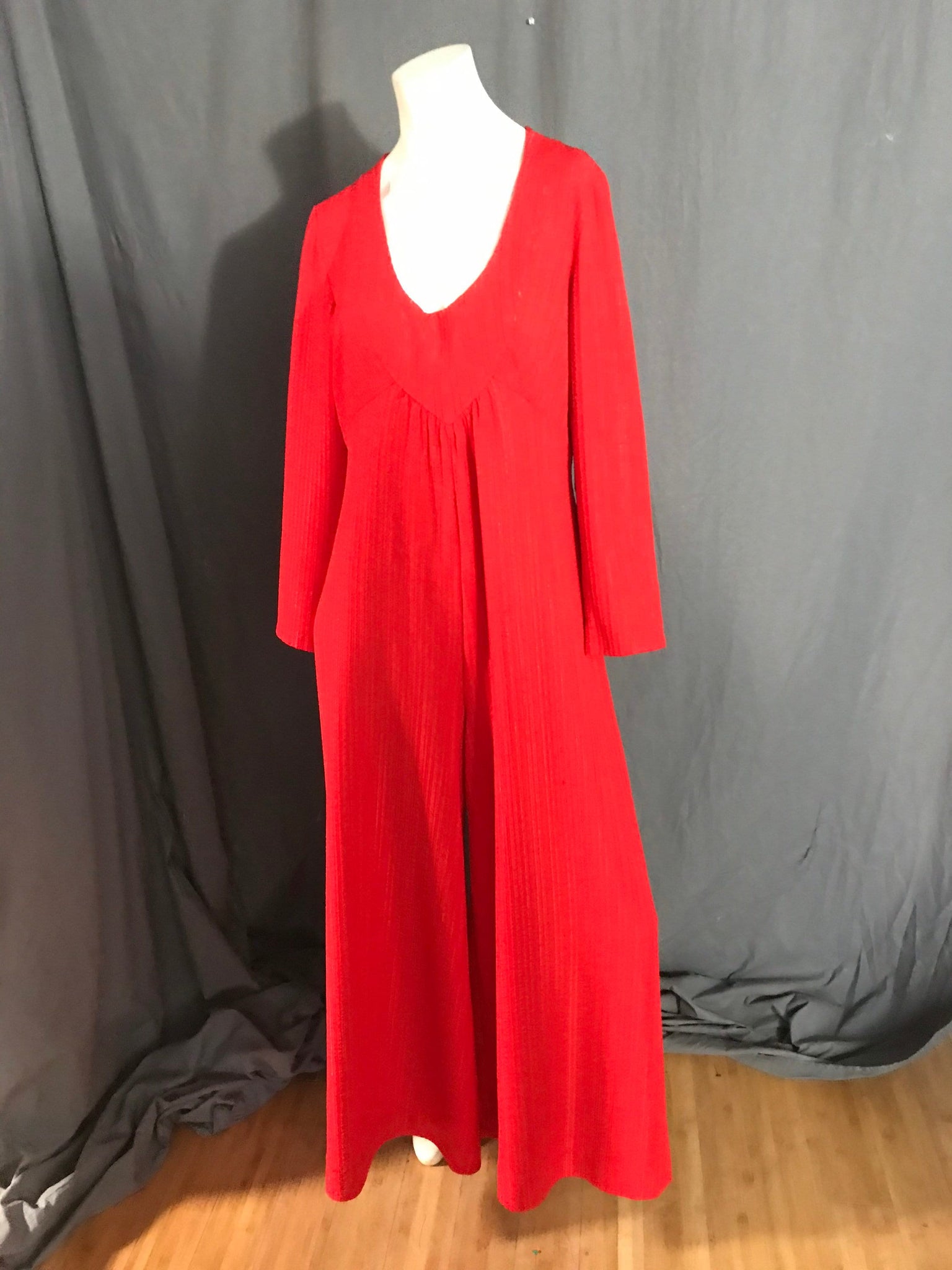 Vintage 1970’s red wide leg jumpsuit volup L