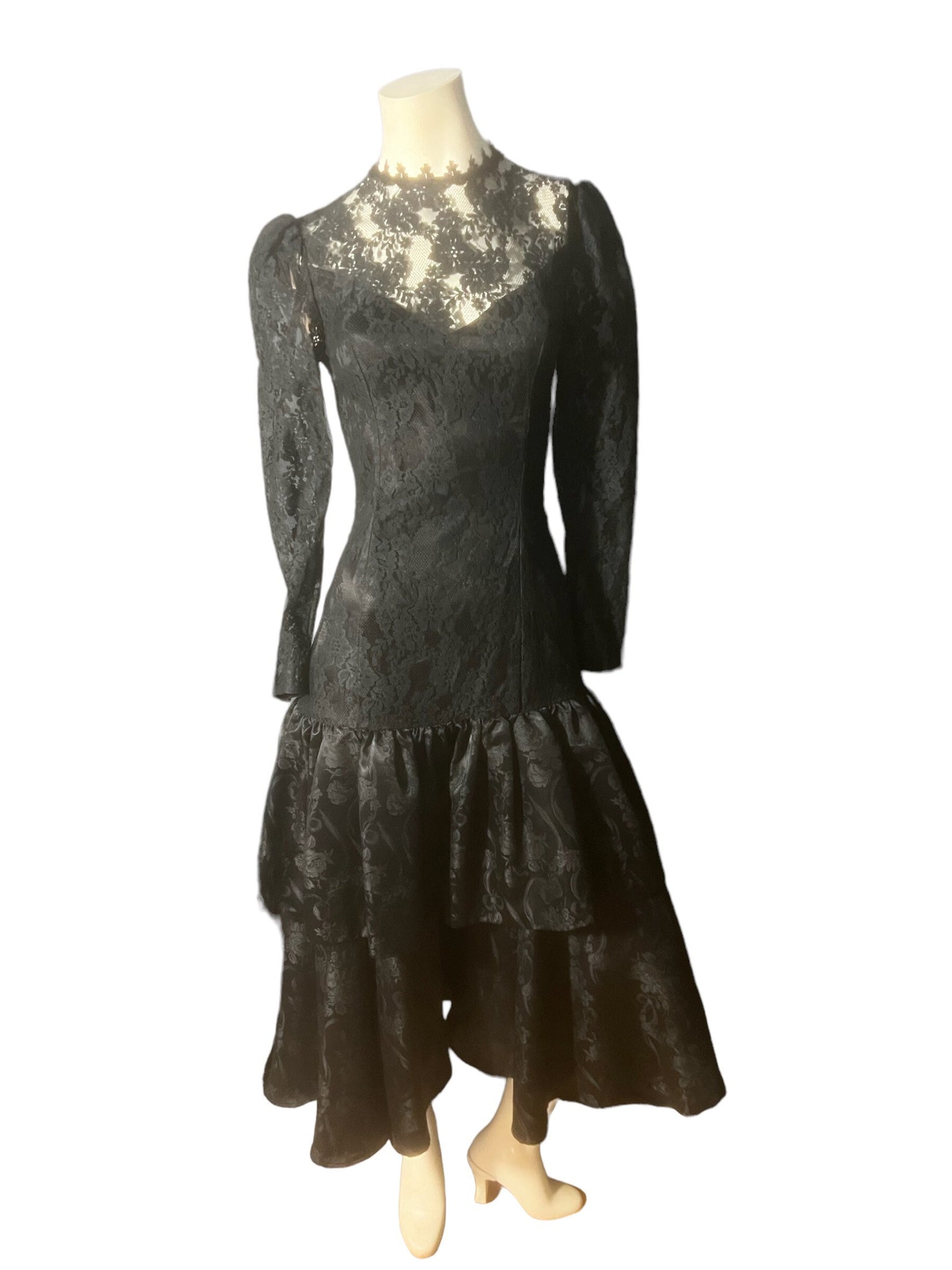 Vintage gothic 80's black lace dress M