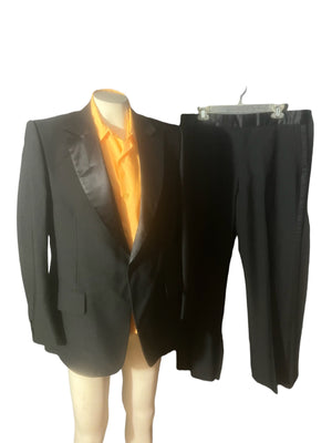 Vintage 70’s DeViney’s black tuxedo suit 42
