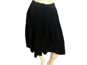 Vintage 50’s black velvet full circle skirt 28 M