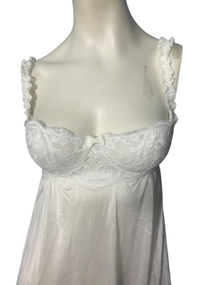 Vintage white Olga nightgown 36 built in bra