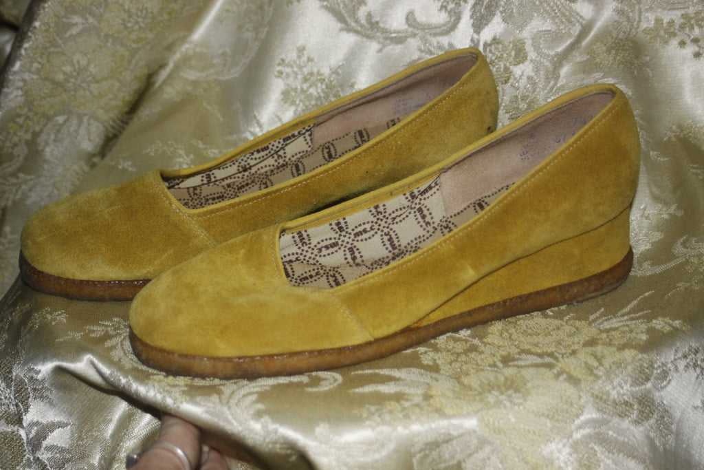 Vintage Miss Capezio Mustard Yellow Platform Suede Heels Shoes 6 M